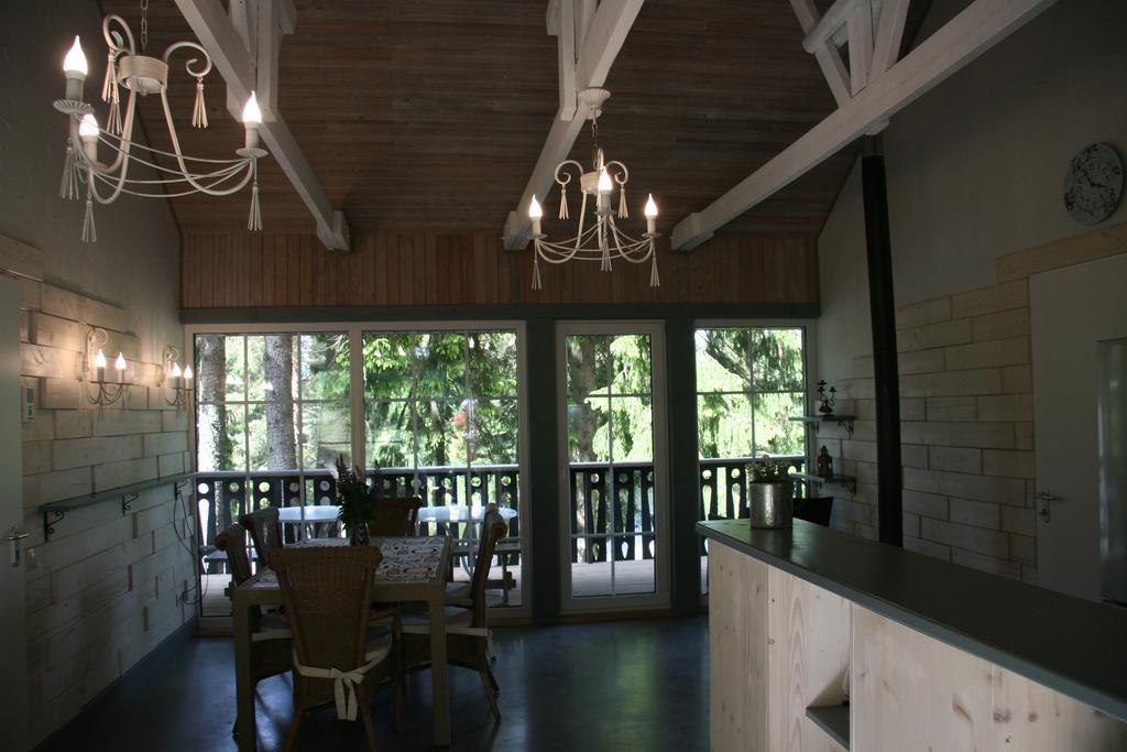 Saules Slenis Hotel Plateliai Buitenkant foto
